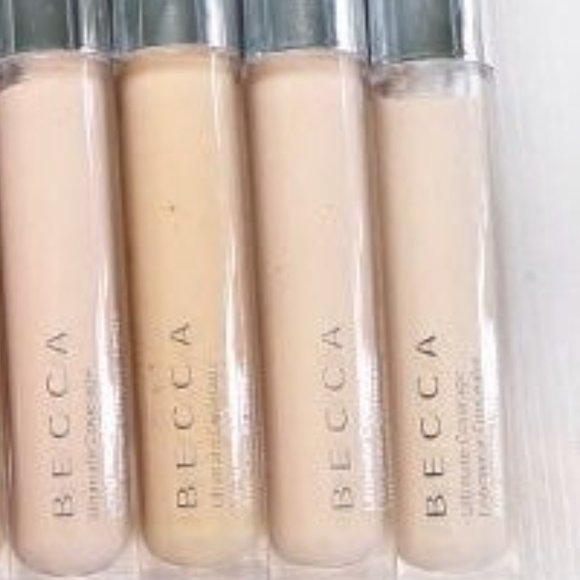 Becca Ultimate Coverage Concealer - Picture 1 of 5